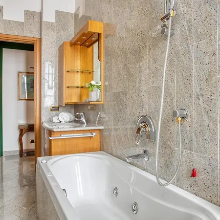 Joivy Captivating Flat With Balcony מילאנו