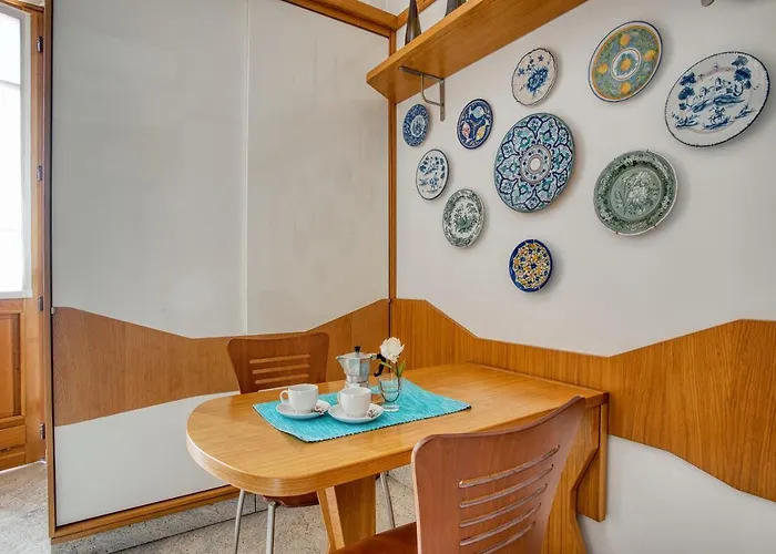 Joivy Captivating Flat With Balcony Апартаменты *