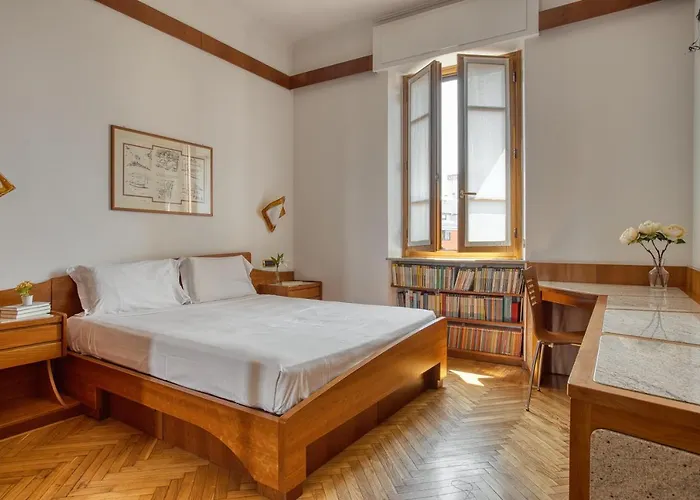 Апартаменты Joivy Captivating Flat With Balcony *