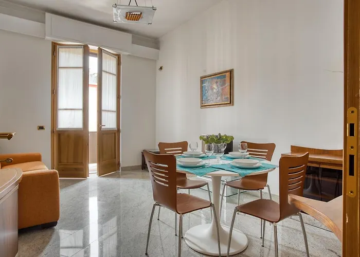 Joivy Captivating Flat With Balcony Апартаменты *
